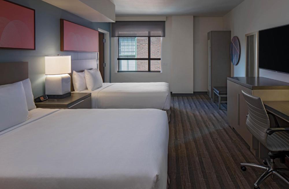 Den Queen Room with Two Queen Beds and Tub - Disability Access interior